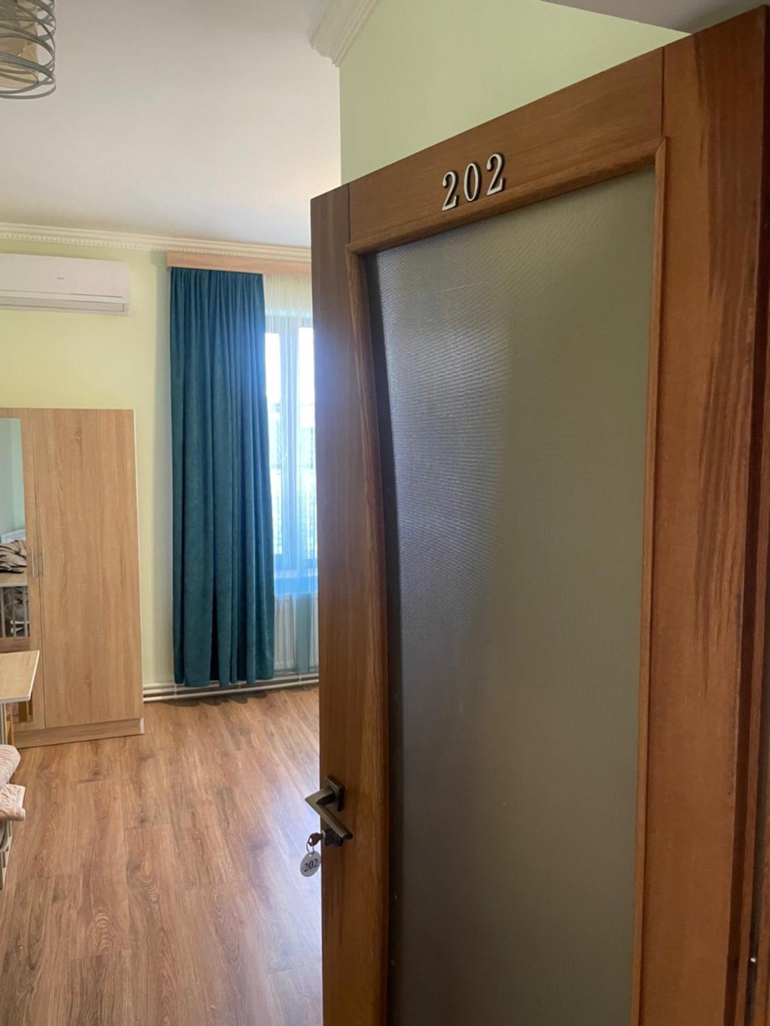 Decca Hotel Ереван Экстерьер фото