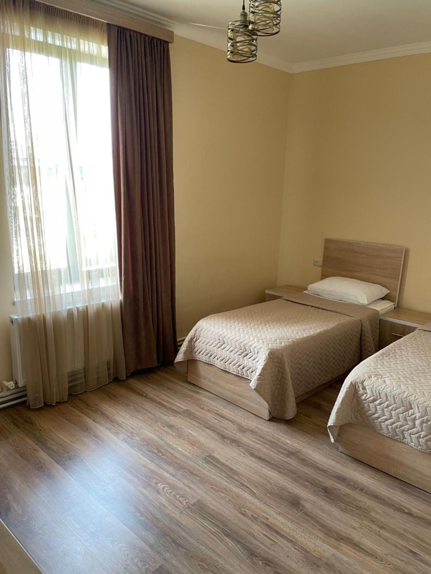 Decca Hotel Ереван Экстерьер фото