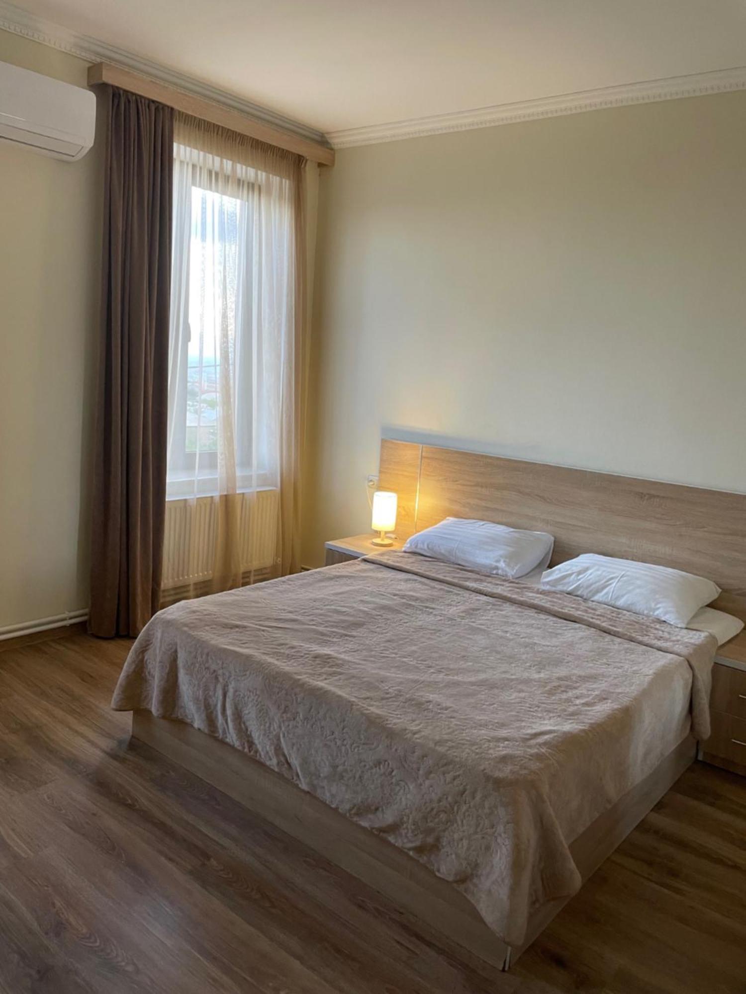Decca Hotel Ереван Экстерьер фото