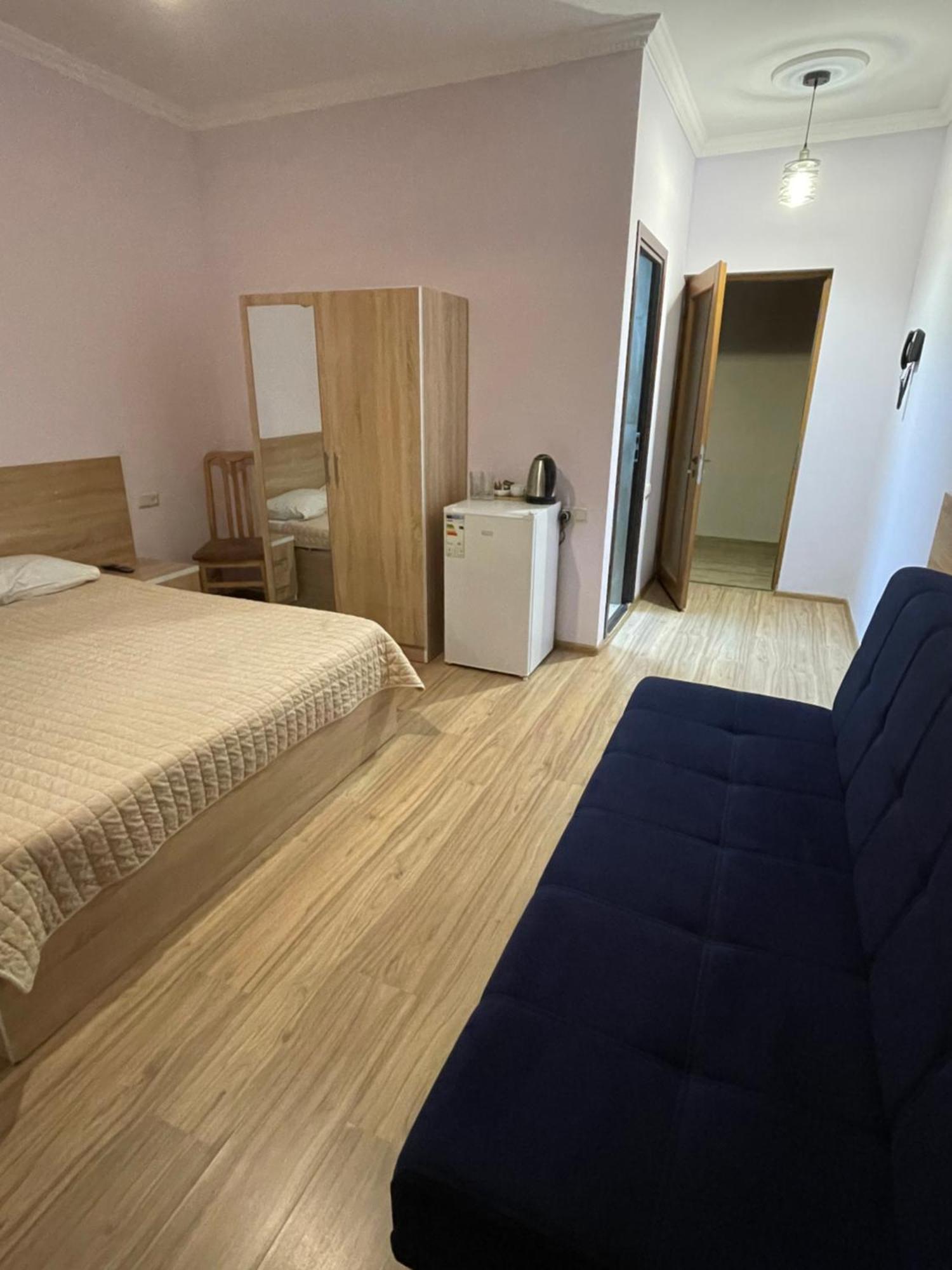 Decca Hotel Ереван Экстерьер фото